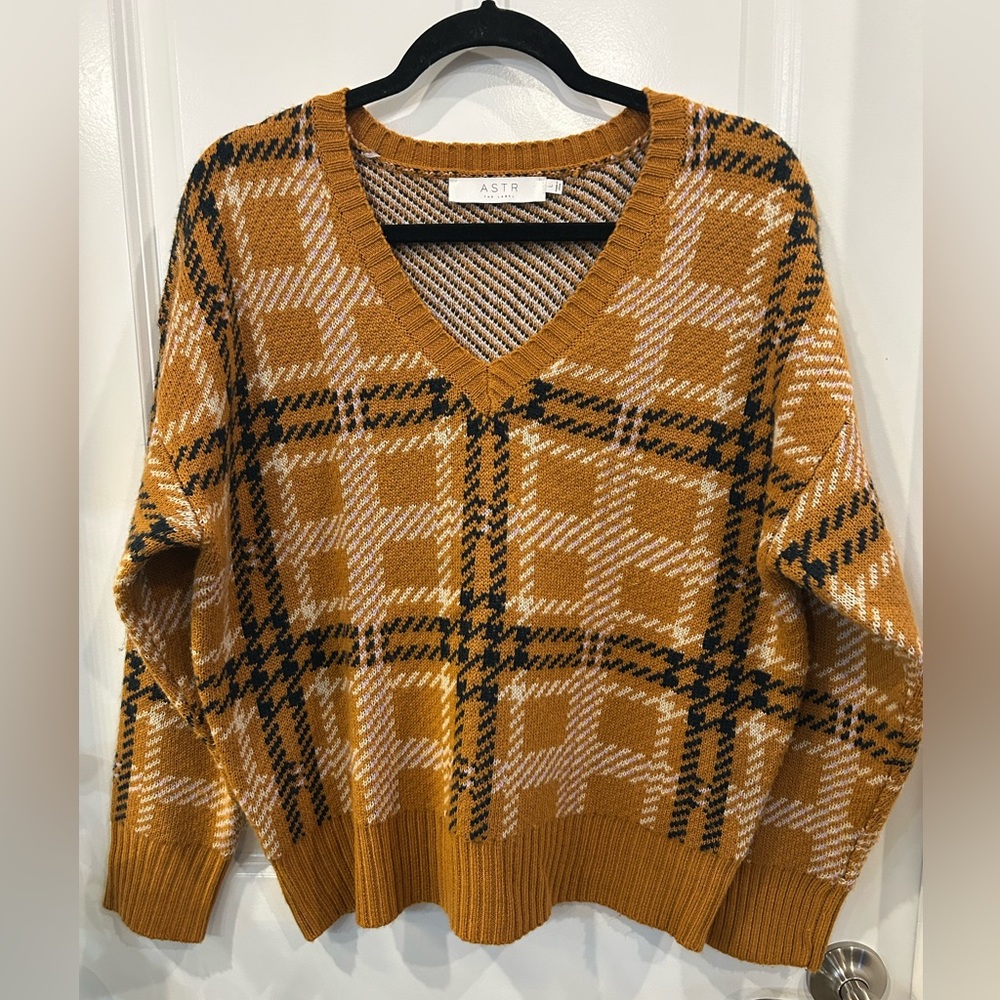 Anthropologie ASTR houndstooth plaid‎ pullover Women’s Size Large
